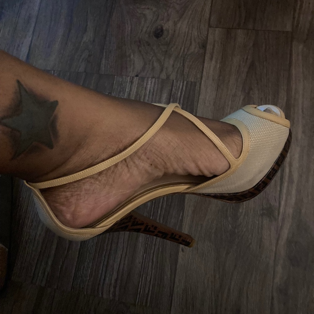 Authentic Fendi monogram heels size 39.5